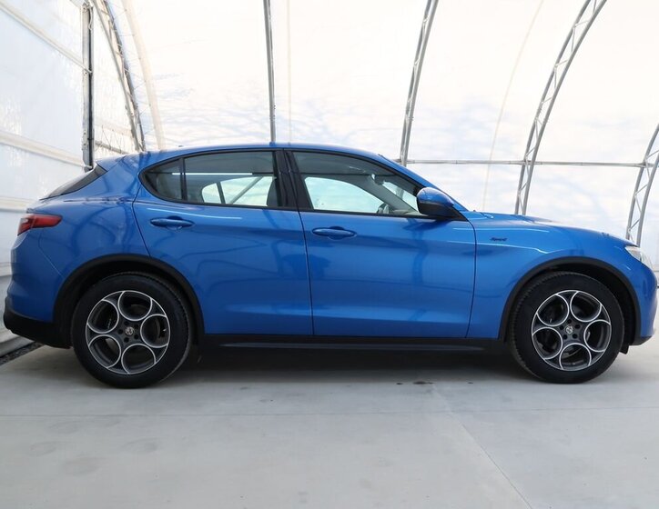 Alfa Romeo Stelvio 6