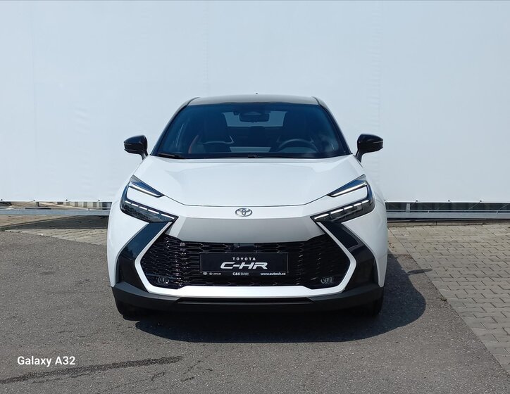 Toyota C-HR CUV 2,0 l 112 kw