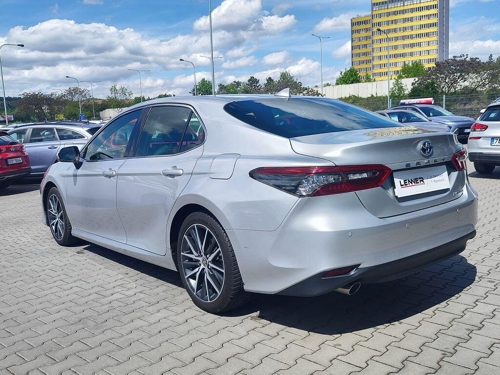Toyota Camry Sedan / Limuzína 2,5 l 160 kw