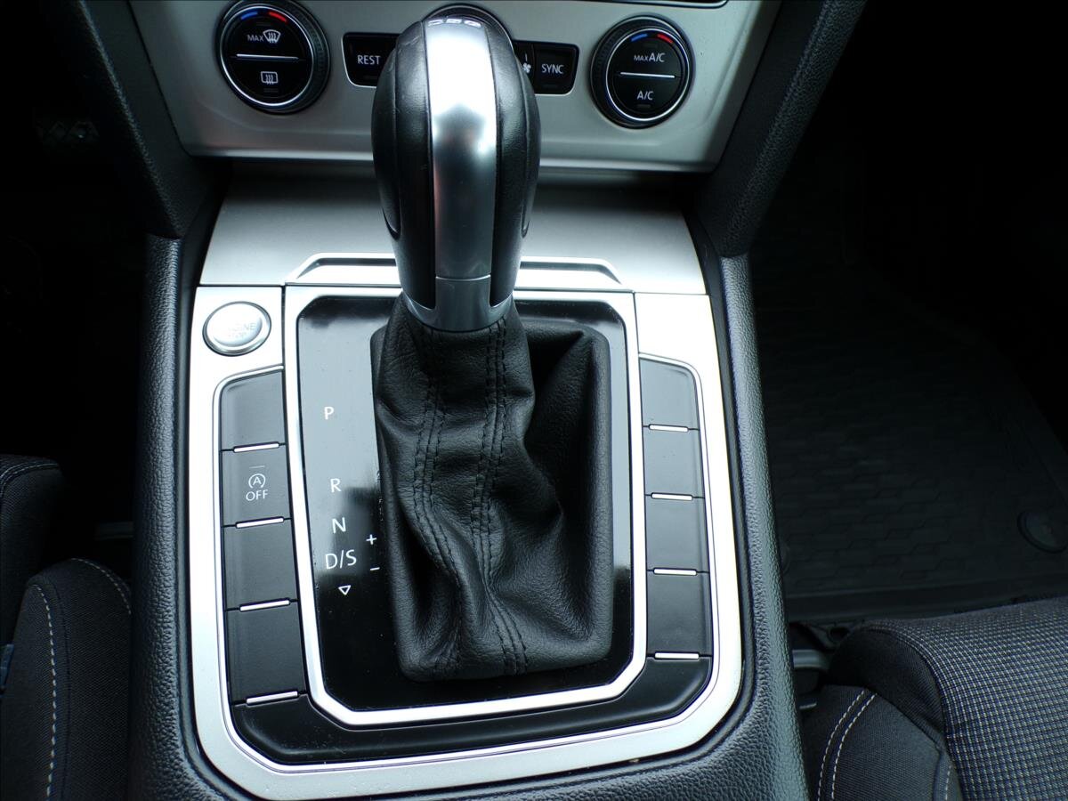 Volkswagen Passat Kombi 1,6 l 88 kw