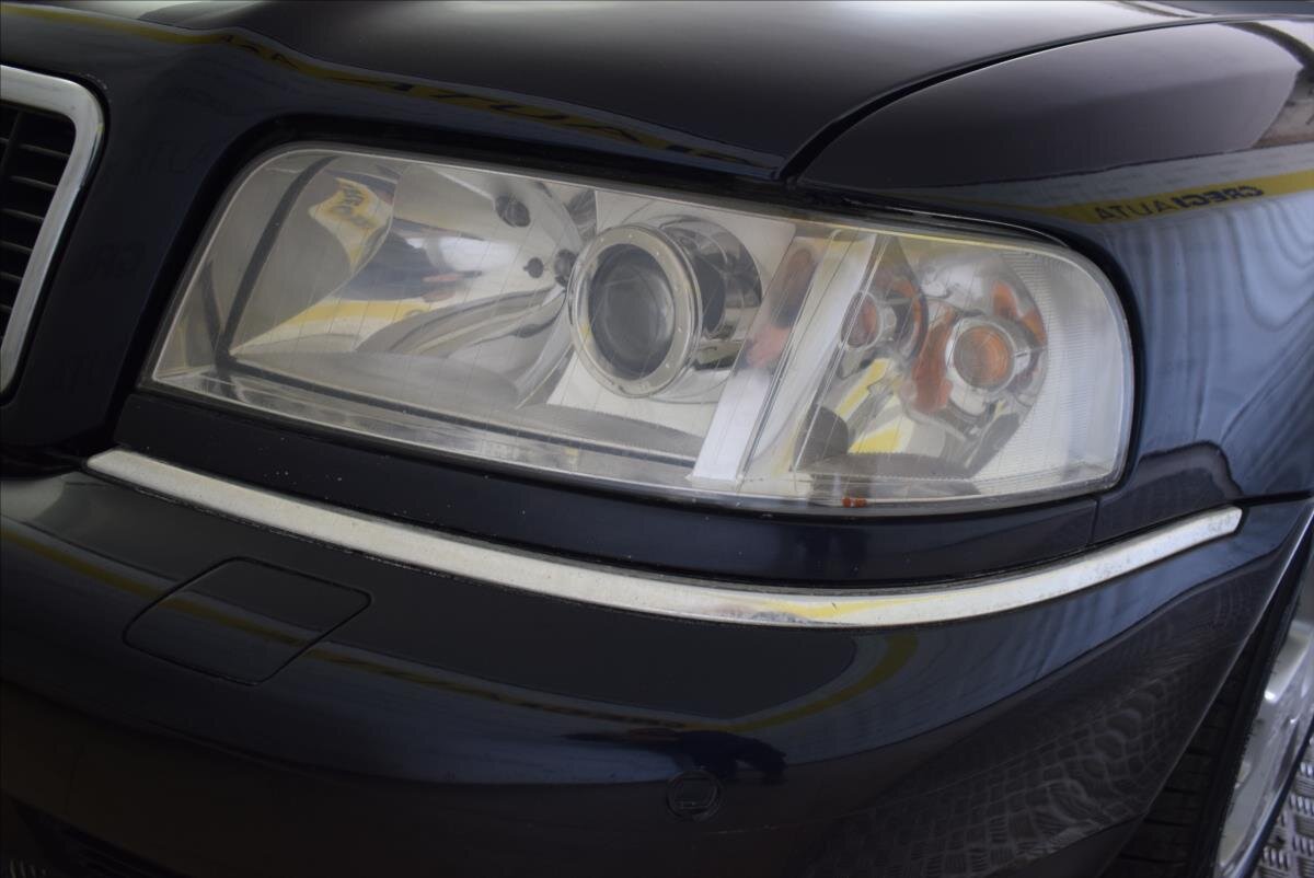 Audi S8 Sedan / Limuzína 4,2 l 265 kw