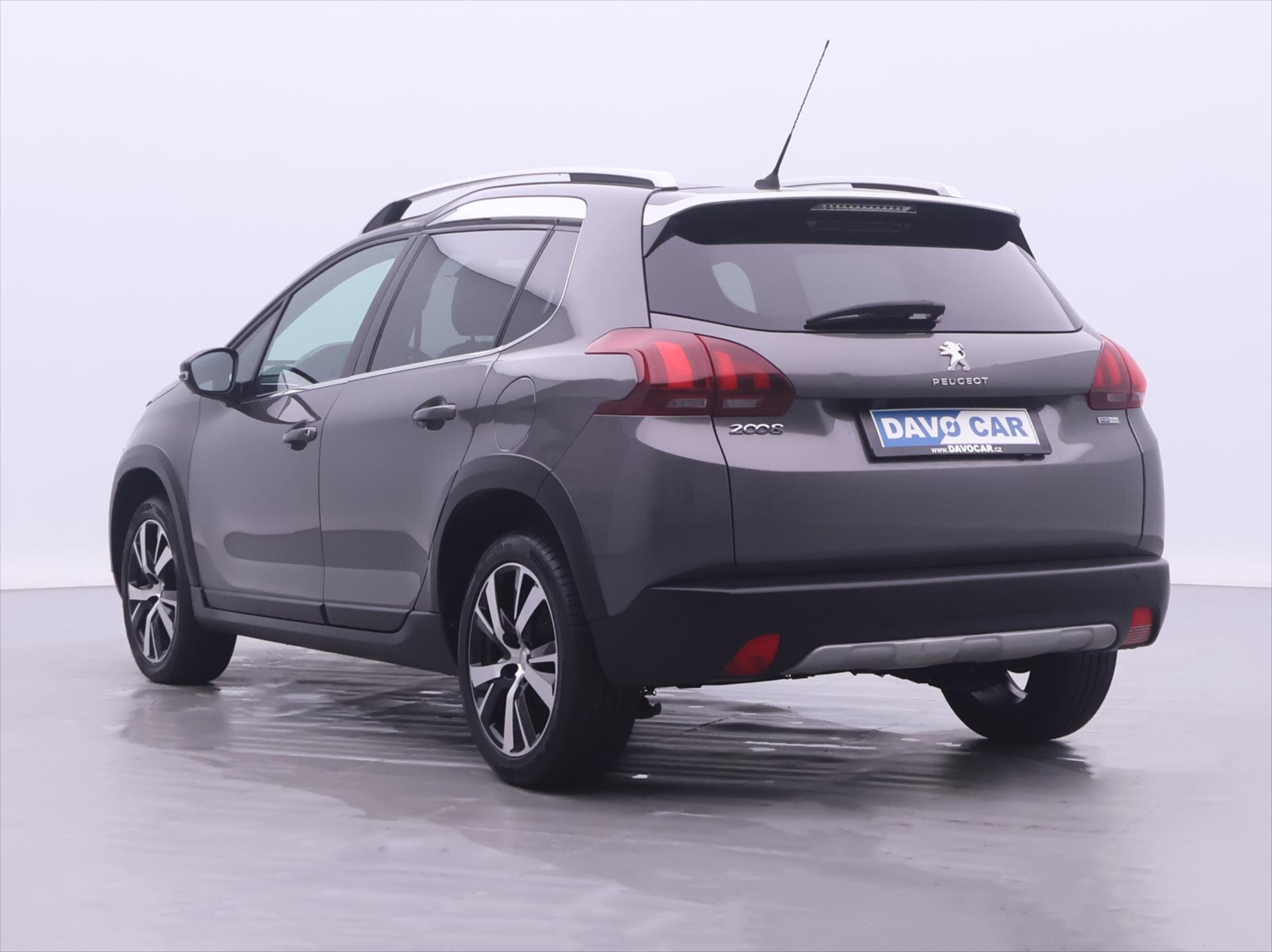 Peugeot 2008 SUV 1,2 l 81 kw