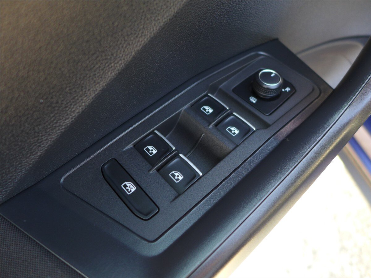 Volkswagen T-Roc SUV / Terénní 2,0 l 110 kw