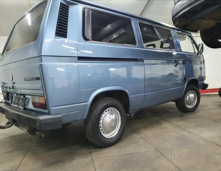 Volkswagen Caravelle 11