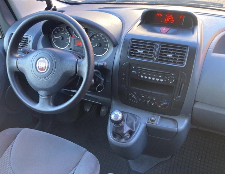 Fiat Scudo Kombi 2,0 l 94 kw