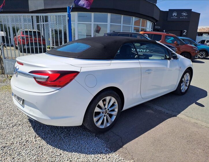 Opel Cascada Kabriolet 2,0 l 121 kw