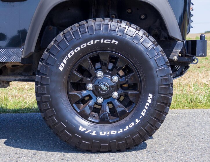 Land Rover Defender SUV 2,2 l 90 kw