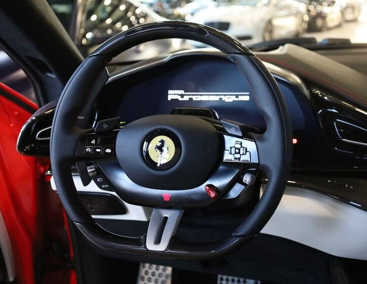 Ferrari Ostatní SUV / Terénní 6,5 l 533 kw