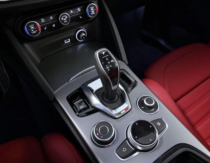 Alfa Romeo Stelvio SUV / Terénní 2,0 l 206 kw