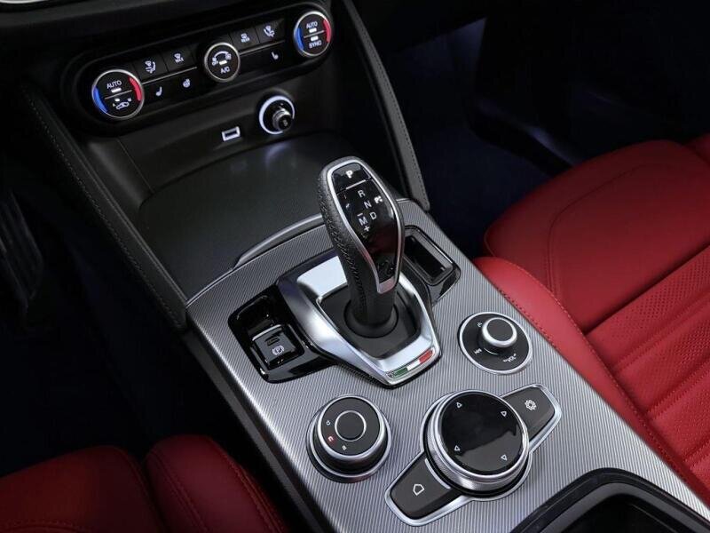 Alfa Romeo Stelvio SUV / Terénní 2,0 l 206 kw