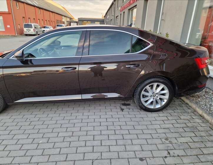 Škoda Superb Liftback 1,5 l 110 kw