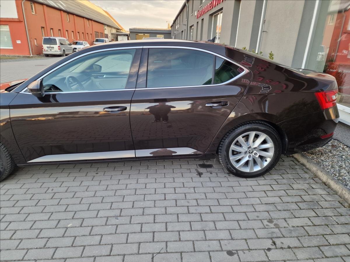 Škoda Superb Liftback 1,5 l 110 kw
