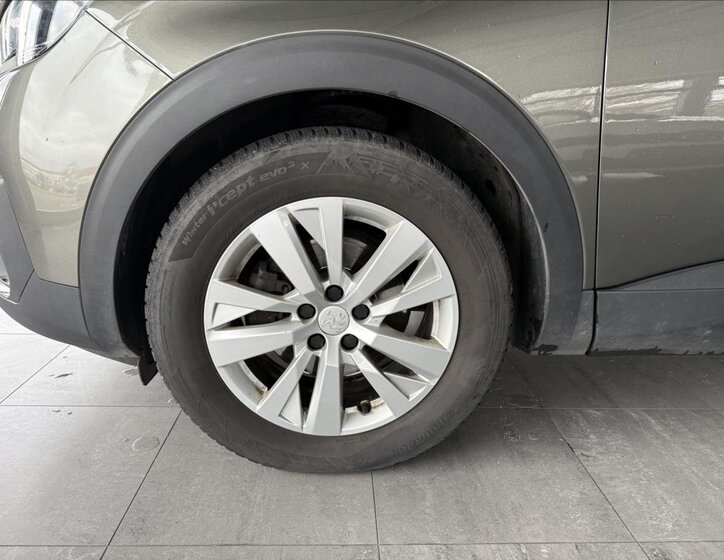 Peugeot 5008 SUV 2,0 l 110 kw