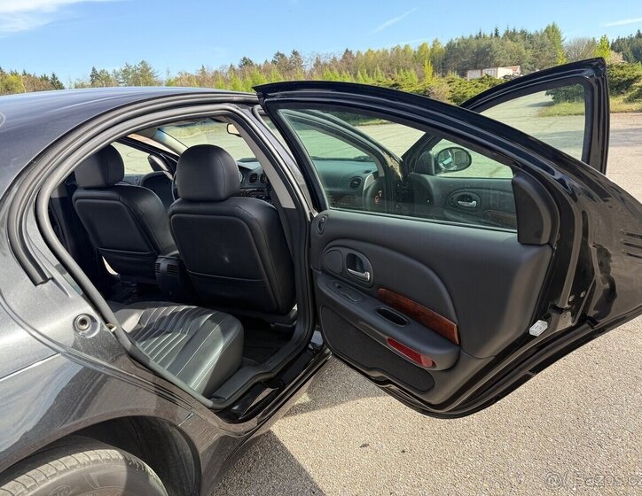 Chrysler 300M Sedan / Limuzína 3,5 l 185 kw