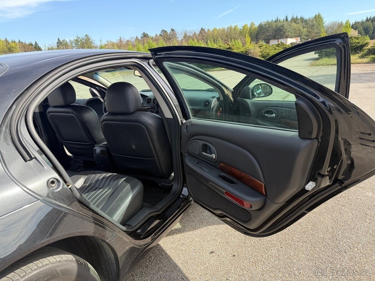 Chrysler 300M Sedan / Limuzína 3,5 l 185 kw
