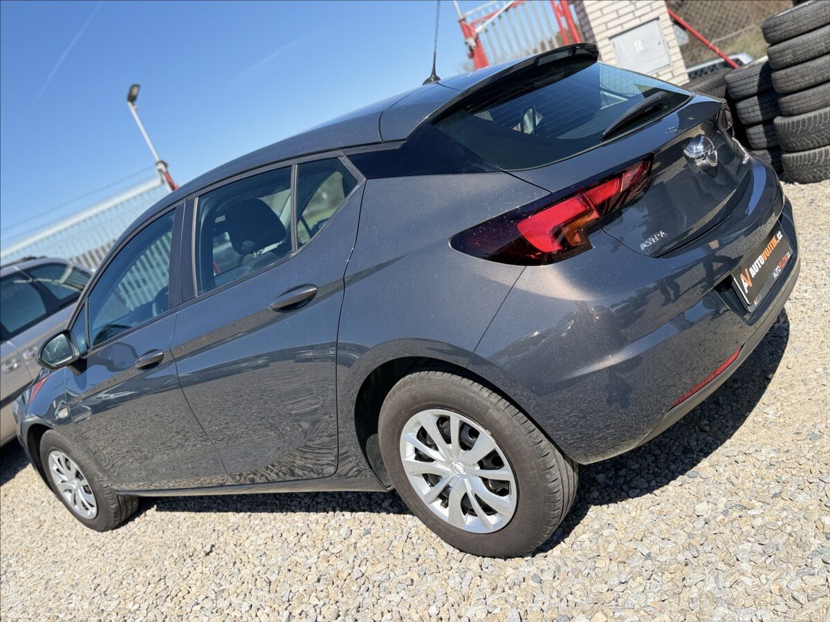 Opel Astra Hatchback 999,0 77 kw