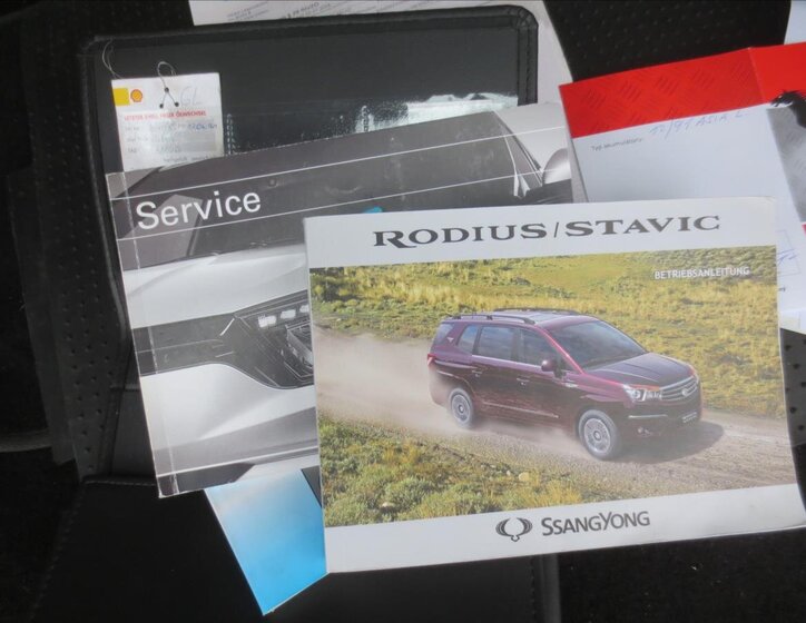 SsangYong Rodius VAN-Minibus 2,0 l 114 kw