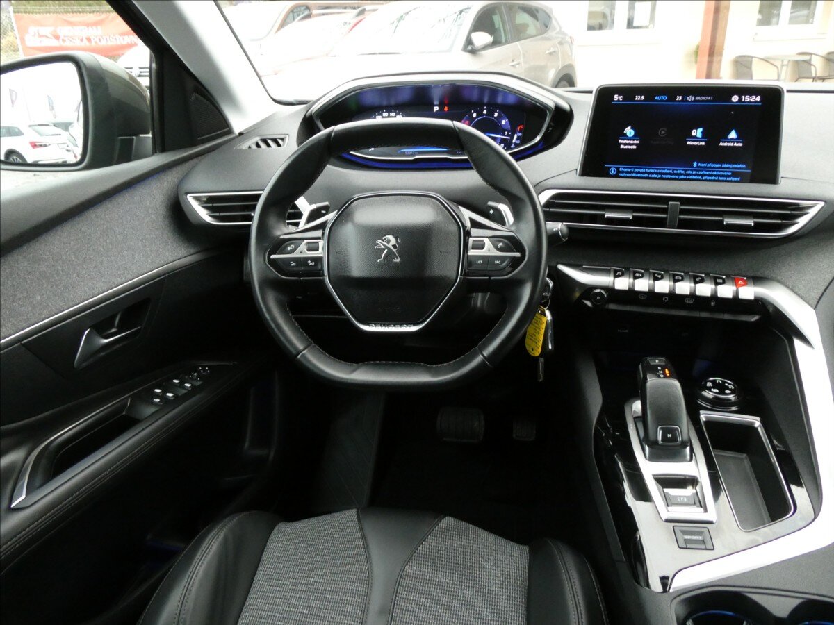 Peugeot 3008 SUV 1,6 l 121 kw