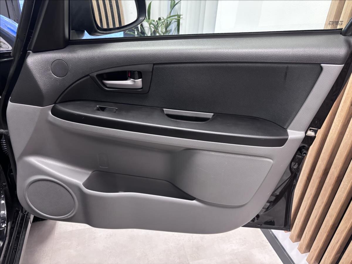 Suzuki SX4 Hatchback 1,6 l 79 kw