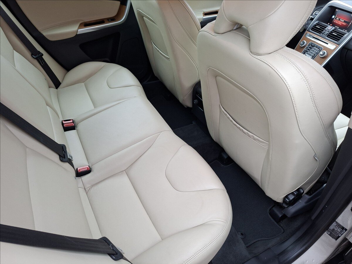 Volvo XC60 Kombi 2,4 l 162 kw