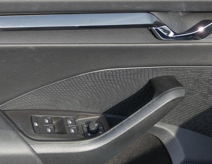 Škoda Octavia Sedan / Limuzína 1,5 l 110 kw