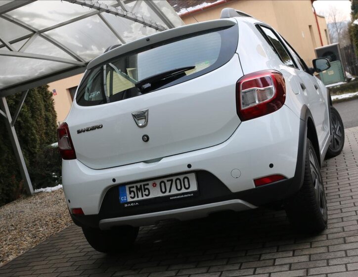 Dacia Sandero Hatchback 898,0 66 kw