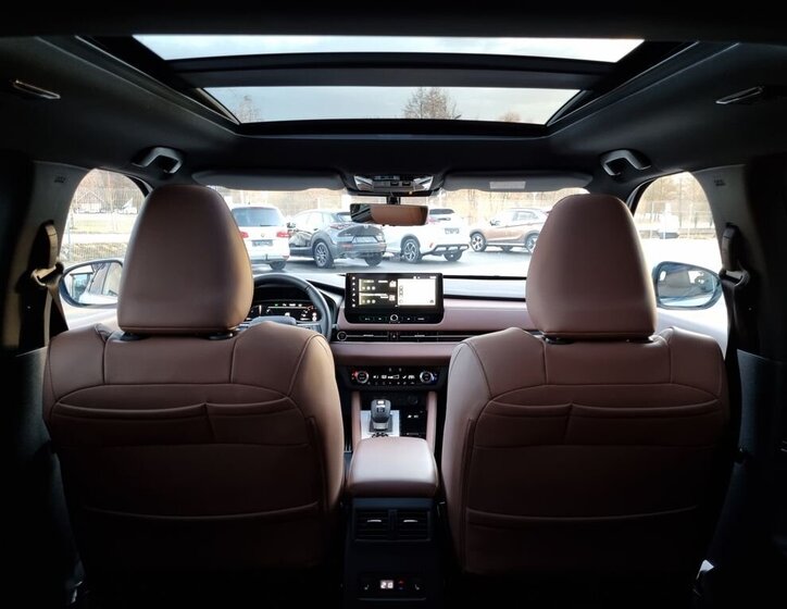 Mitsubishi Outlander SUV 2,4 l 225 kw