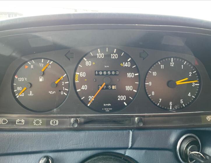 Mercedes-Benz 123 13