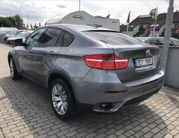 BMW X6 Kombi 3,0 l 180 kw