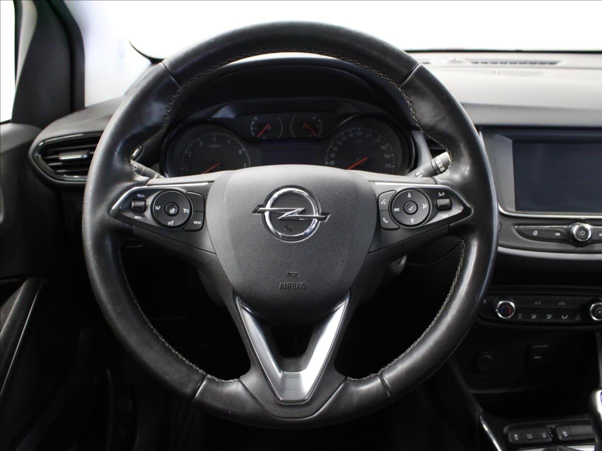 Opel Crossland X SUV 1,2 l 61 kw