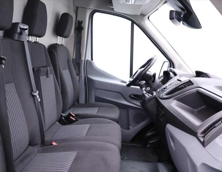Ford Transit Skříň 2,0 l 125 kw