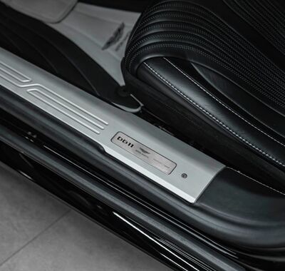 Aston Martin DB11 23