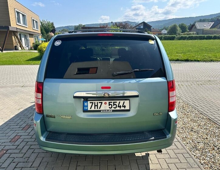 Chrysler Town & Country 6