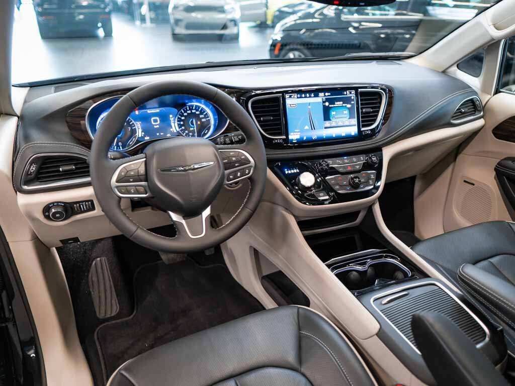 Chrysler Pacifica MPV 3,6 l 221 kw