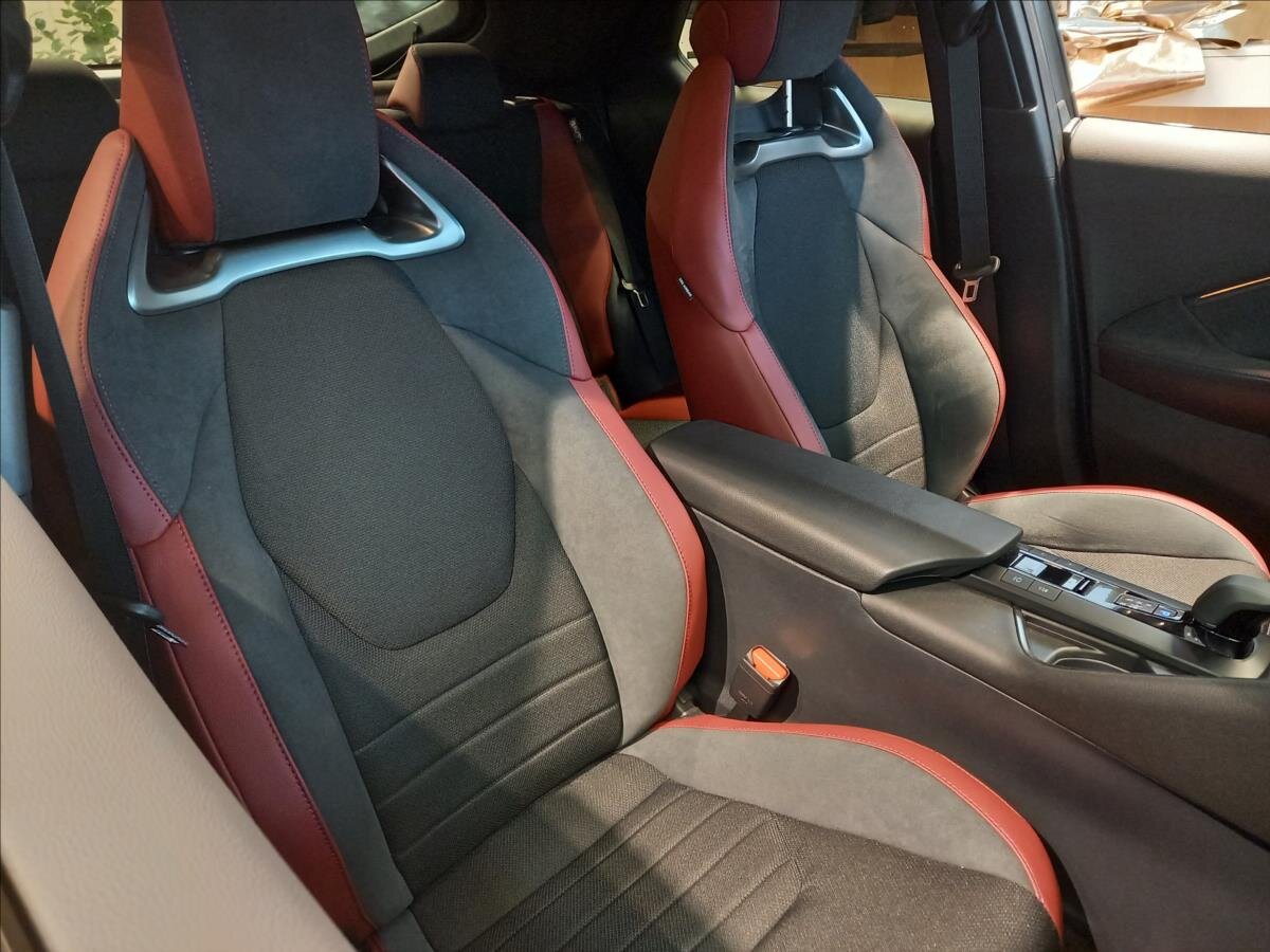 Toyota C-HR Hatchback 2,0 l 112 kw