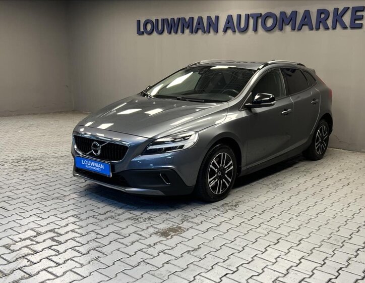 Volvo V40 1