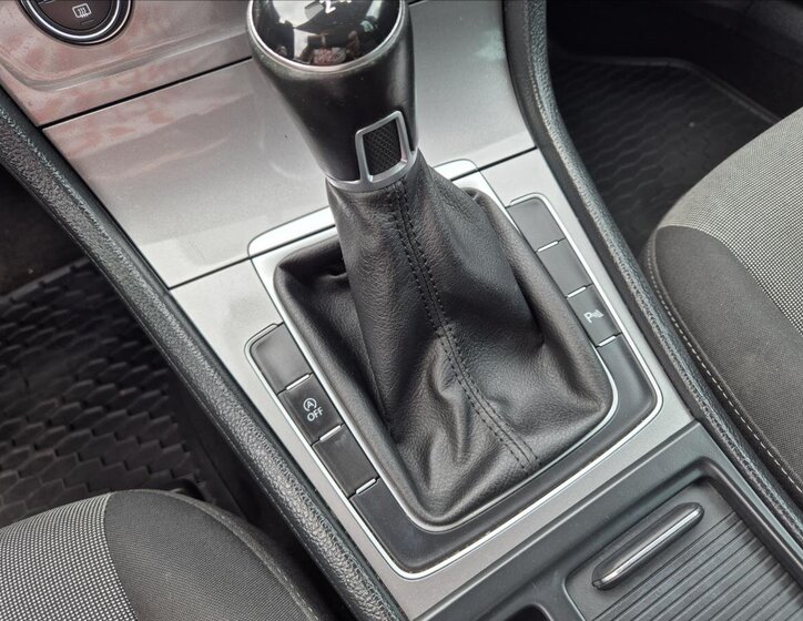 Volkswagen Golf Kombi 1,6 l 81 kw