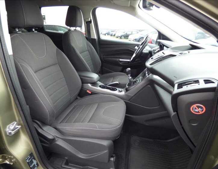 Ford Kuga SUV / Terénní 2,0 l 110 kw