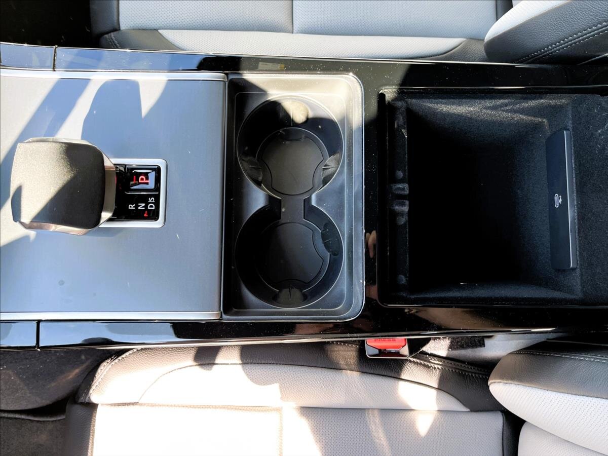 Land Rover Range Rover Velar SUV / Terénní 2,0 l 297 kw