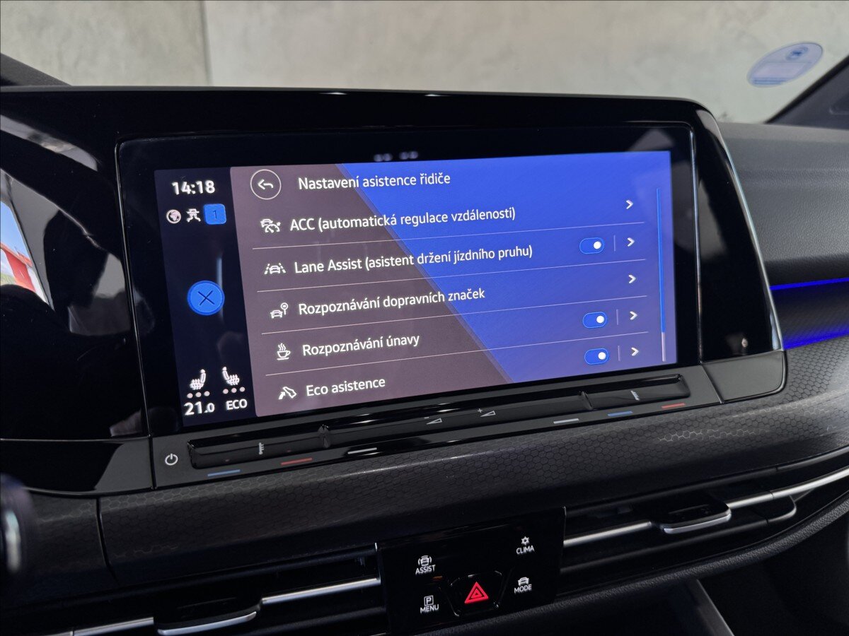 Volkswagen Golf Hatchback 1,4 l 180 kw