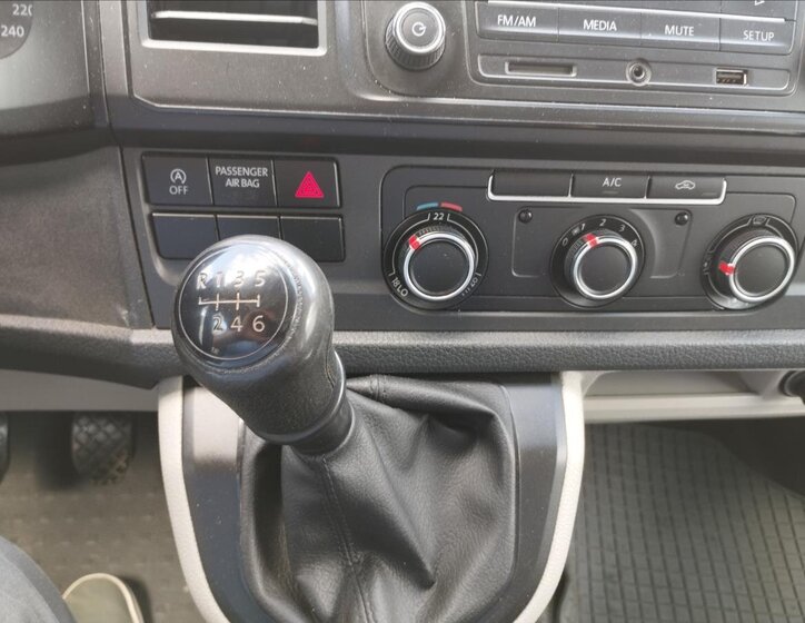 Volkswagen Transporter 13