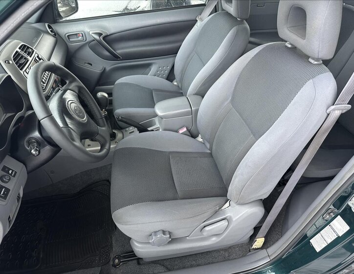 Toyota RAV4 SUV / Terénní 2,0 l 110 kw