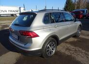 Volkswagen Tiguan 9
