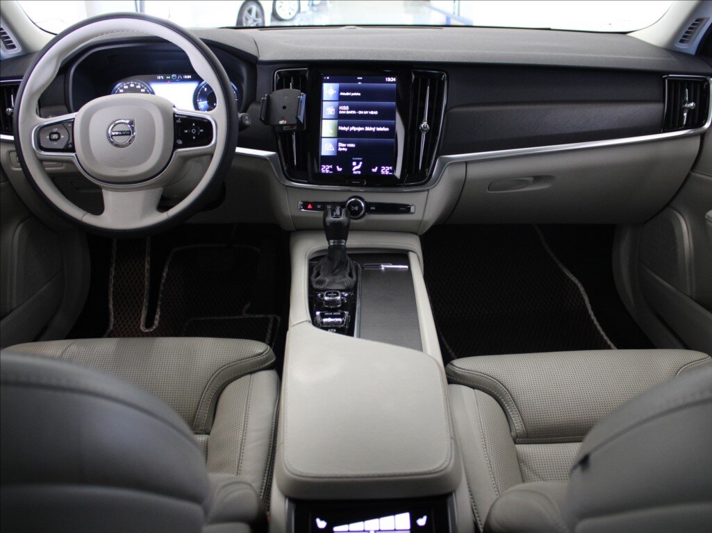 Volvo V90 Kombi 2,0 l 177 kw