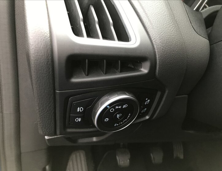 Ford Focus Hatchback 999,0 92 kw