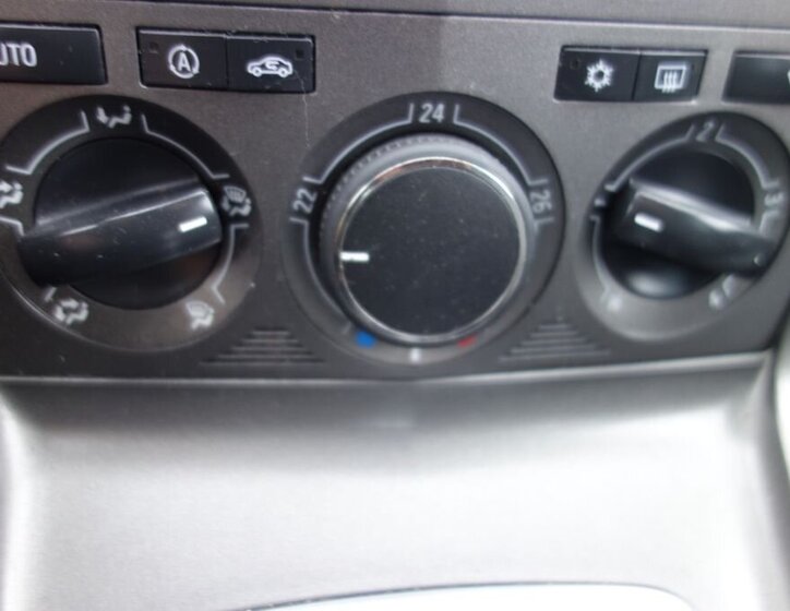 Opel Antara SUV / Terénní 2,0 l 110 kw