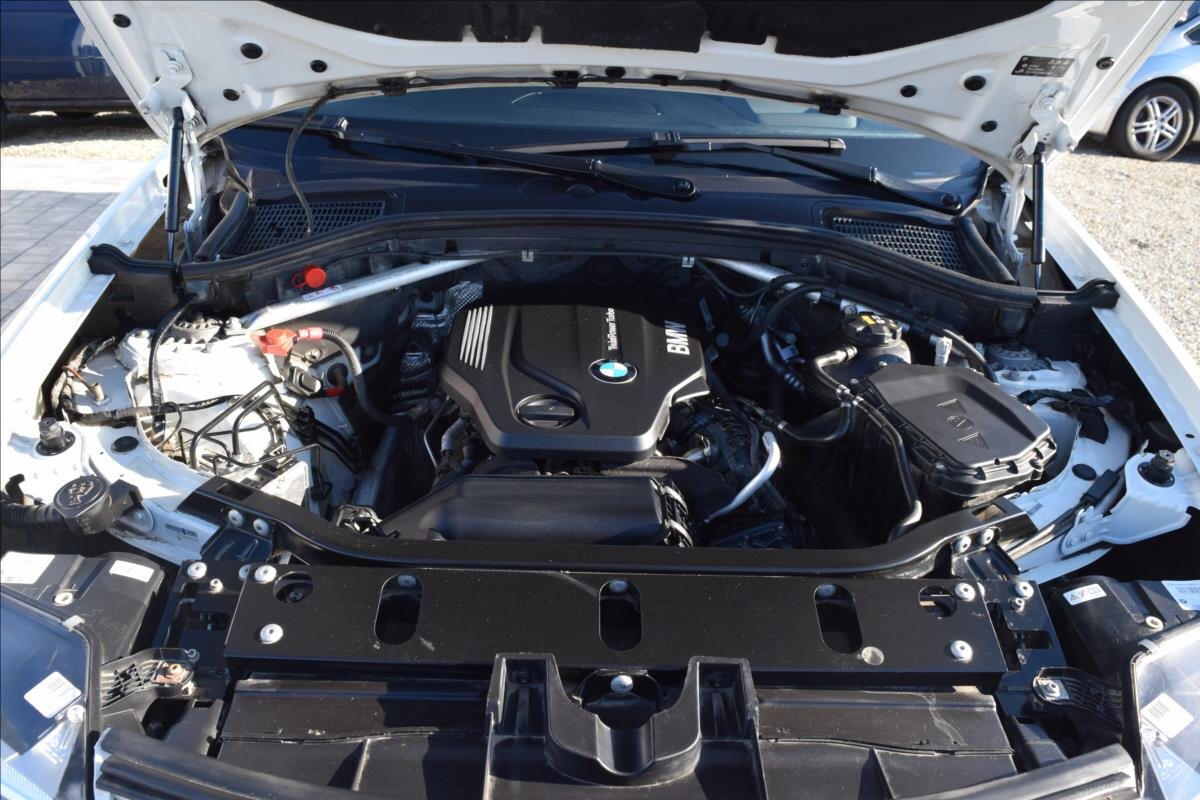 BMW X4 Sedan 2,0 l 140 kw