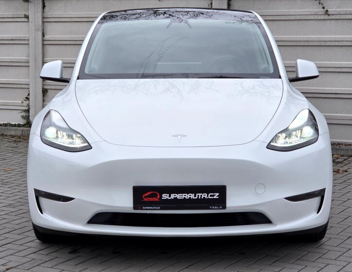 Tesla Model Y SUV / Terénní 0,0 393 kw