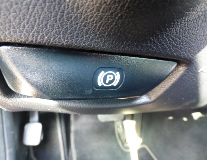 Mercedes-Benz Třídy C Sedan / Limuzína 2,1 l 88 kw