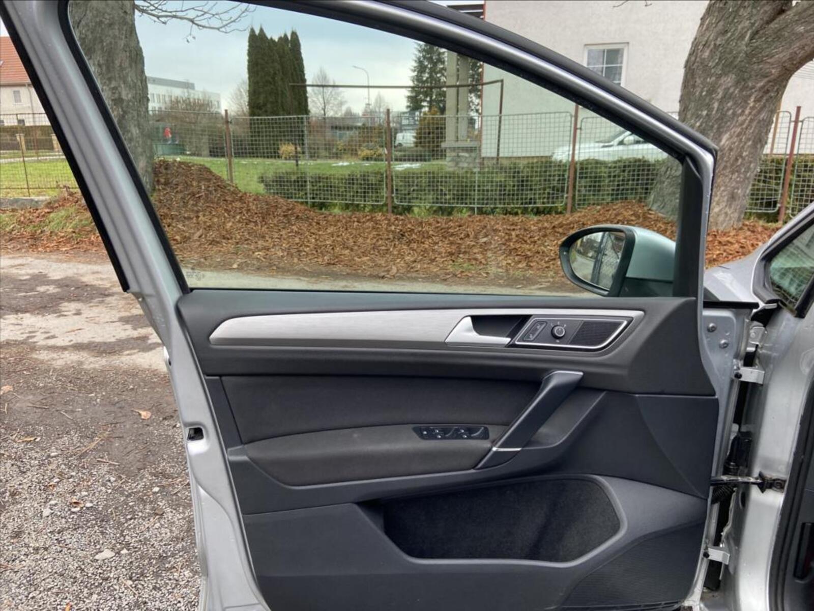 Volkswagen Golf Sportsvan 10